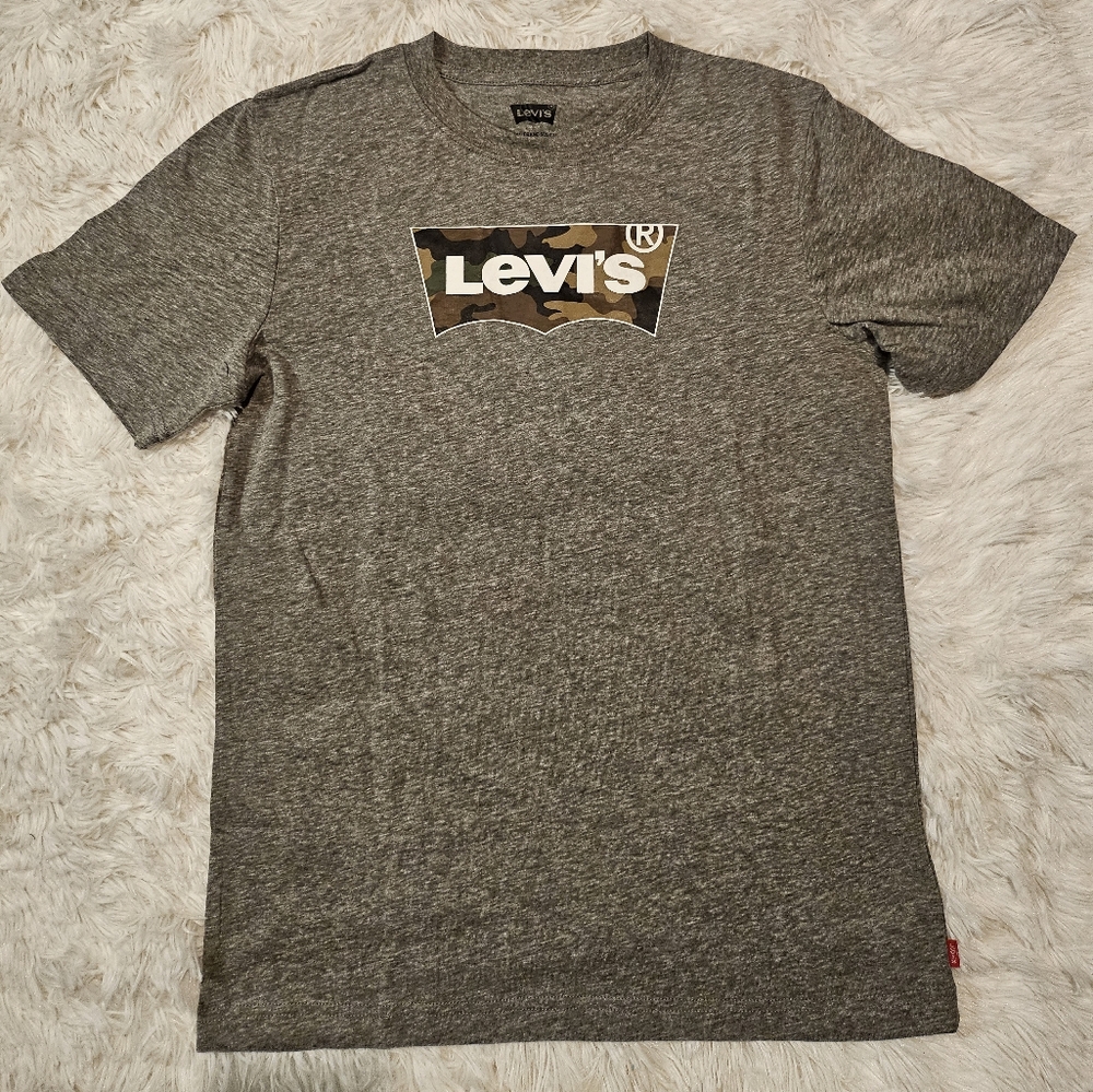 Levi's Boys T shirt size 14/16